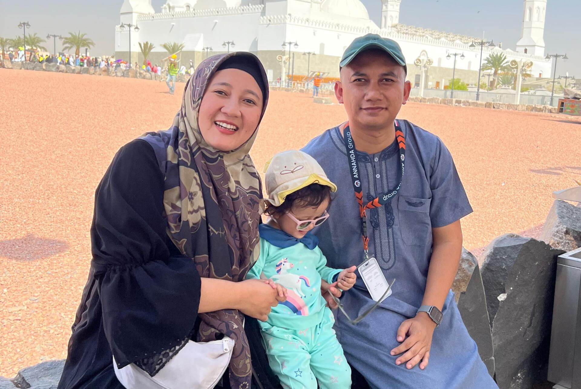 bapackguru and fams crop.jpg