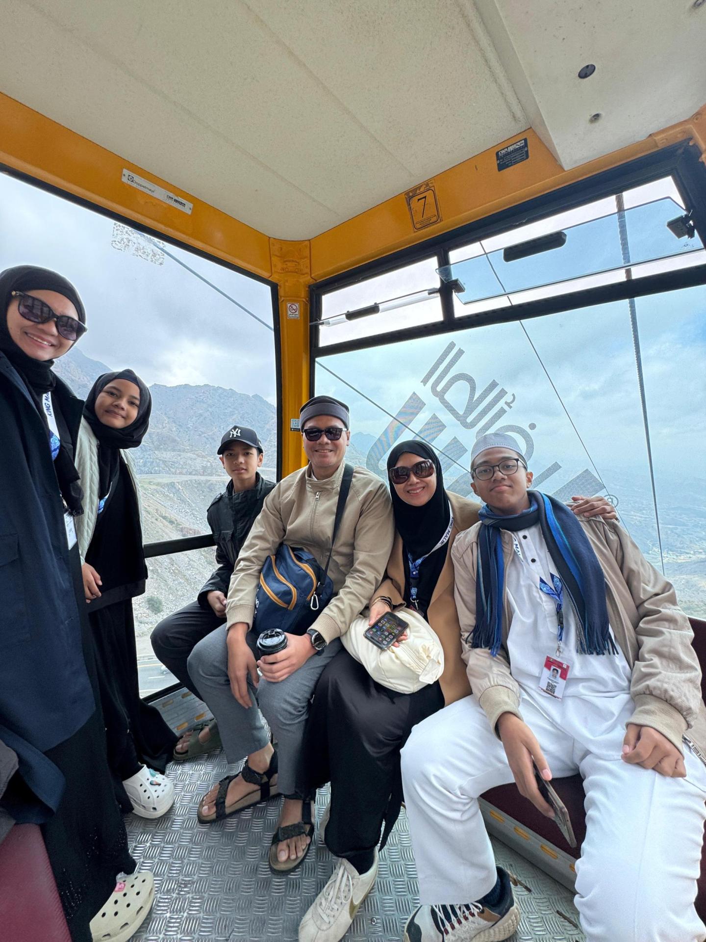 kingmaliktourtravel.com