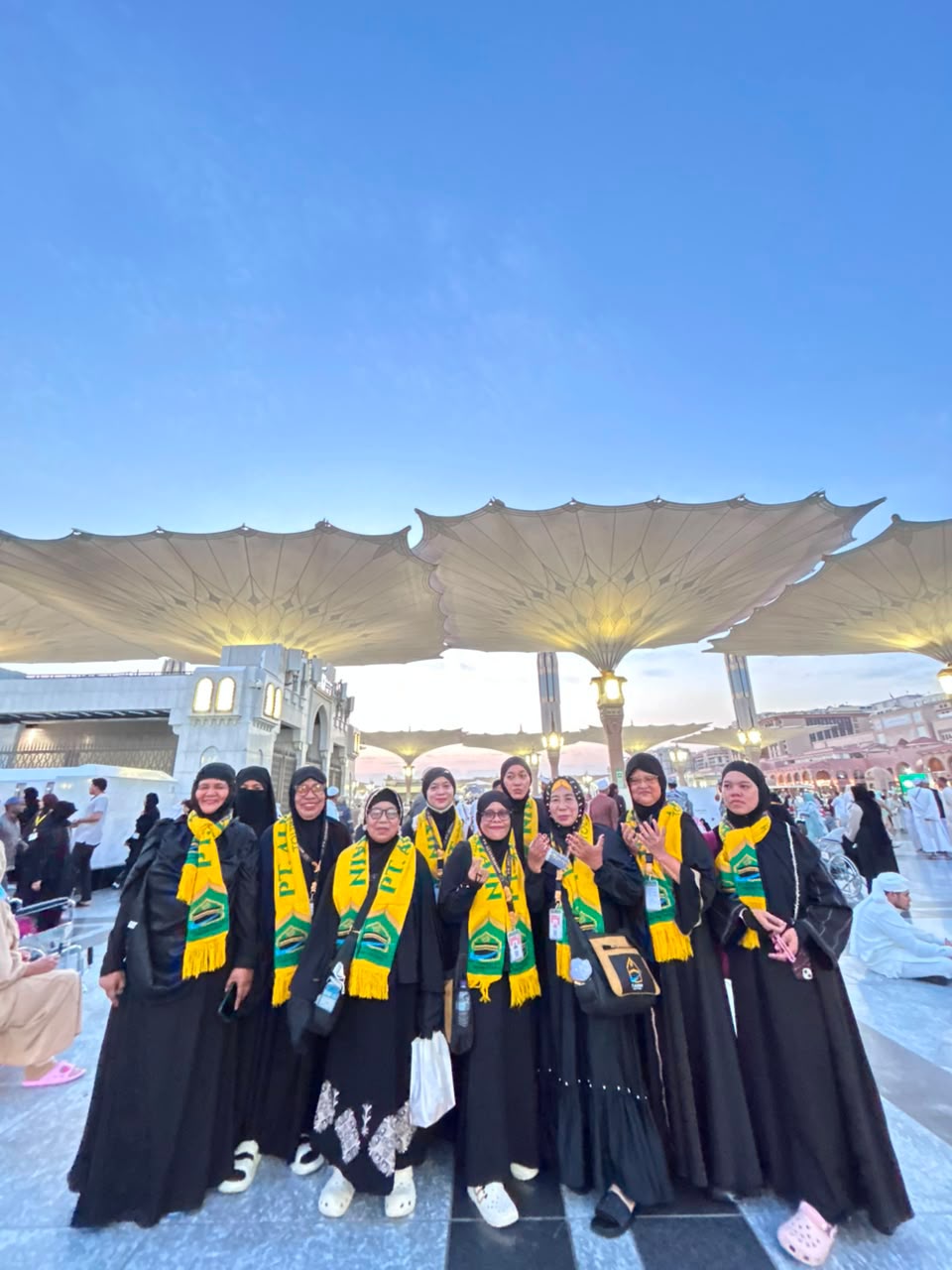 alharmaintourtravel.com