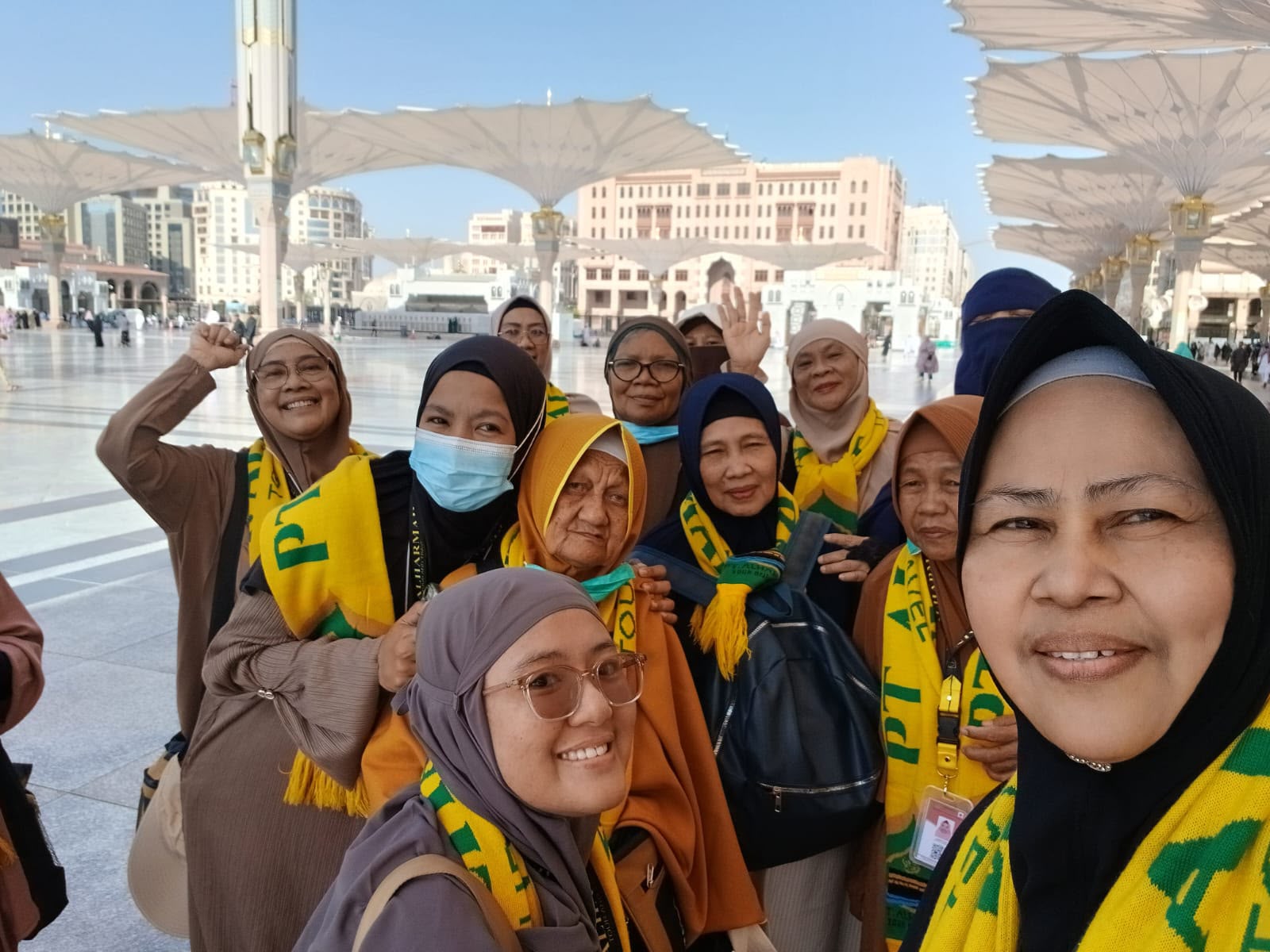 alharmaintourtravel.com