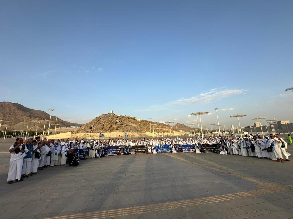 Jamaah Umroh Akbar 1 Pesawat di Padang Arafah