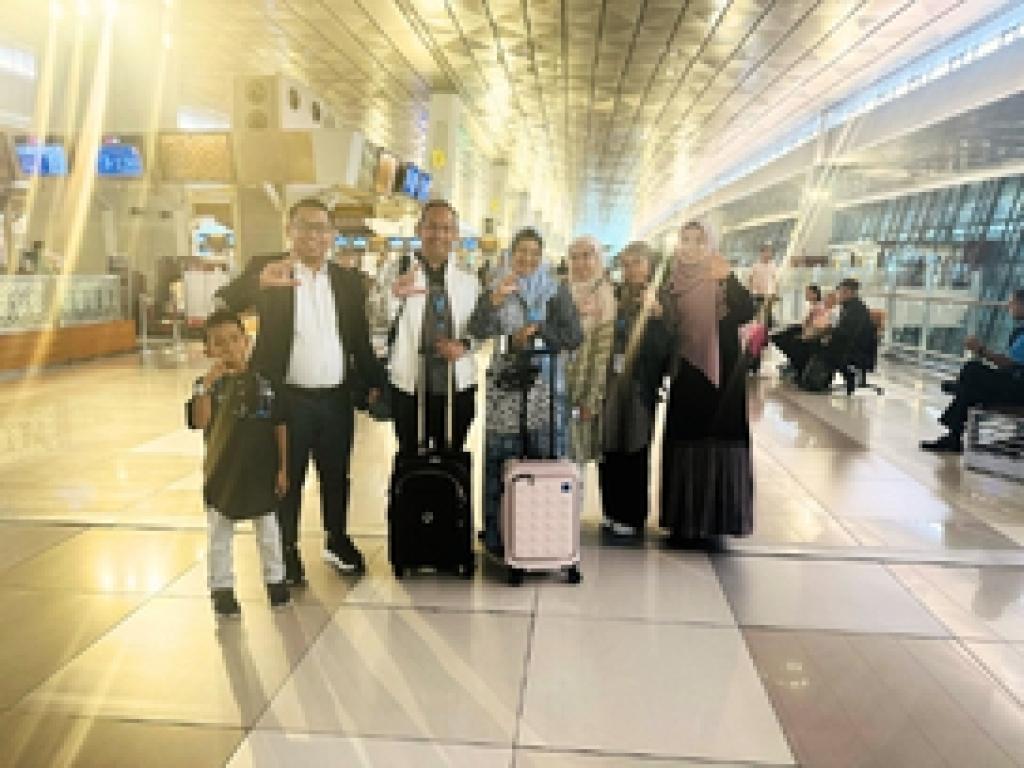 Jamaah Umroh Private Cahaya Multazam